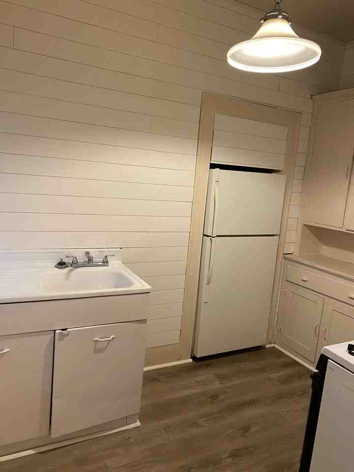 403 N Lynn St #1 - Photo 6 of 6