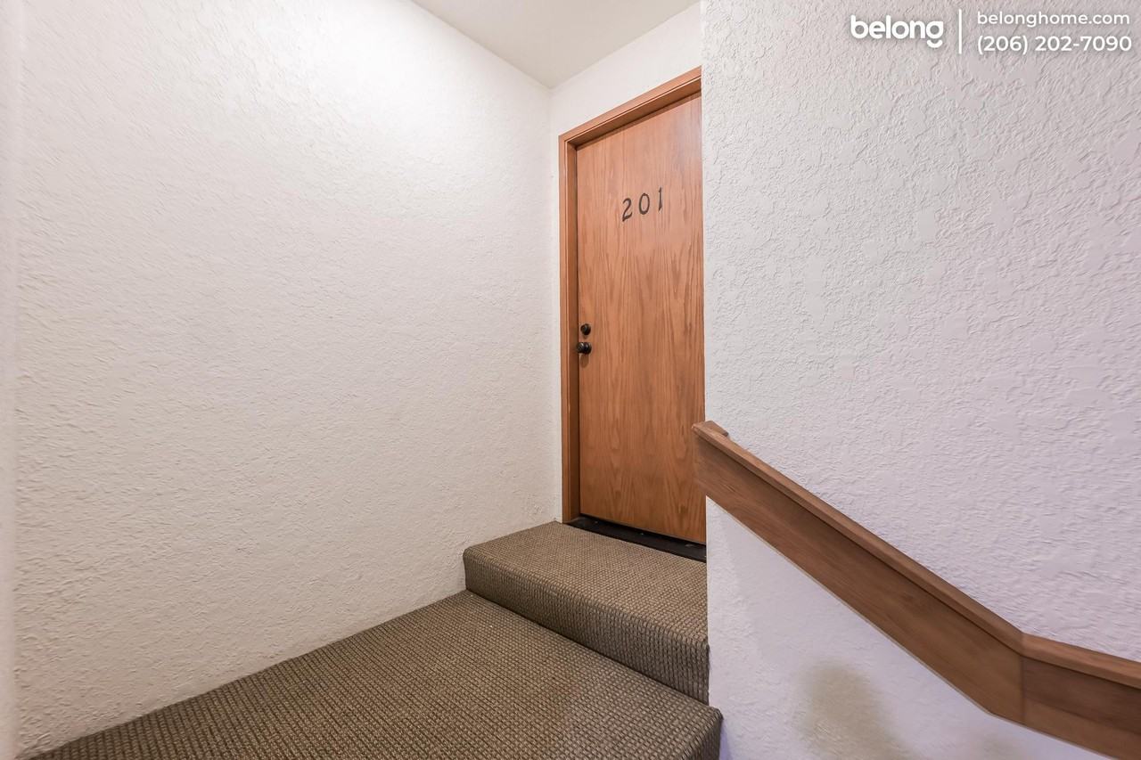 1914 13th Ave W #201 - Photo 7 of 28