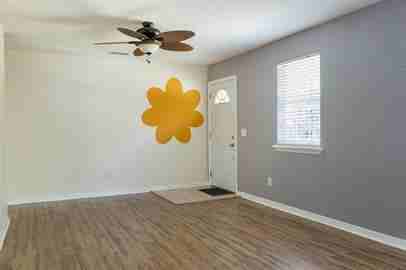 2869 Linda Dr - Photo 3 of 10