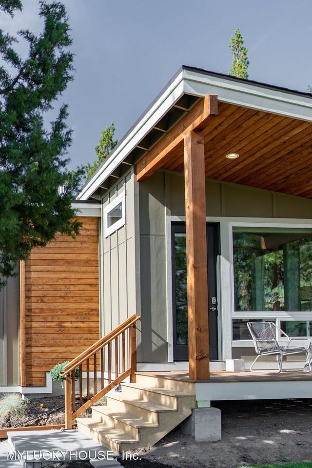 2041 Nw Glassow Dr - Photo 2 of 14
