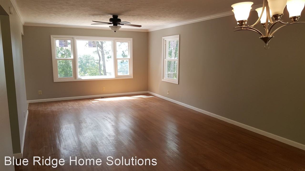 8336 Greenbriar Rd - Photo 3 of 31