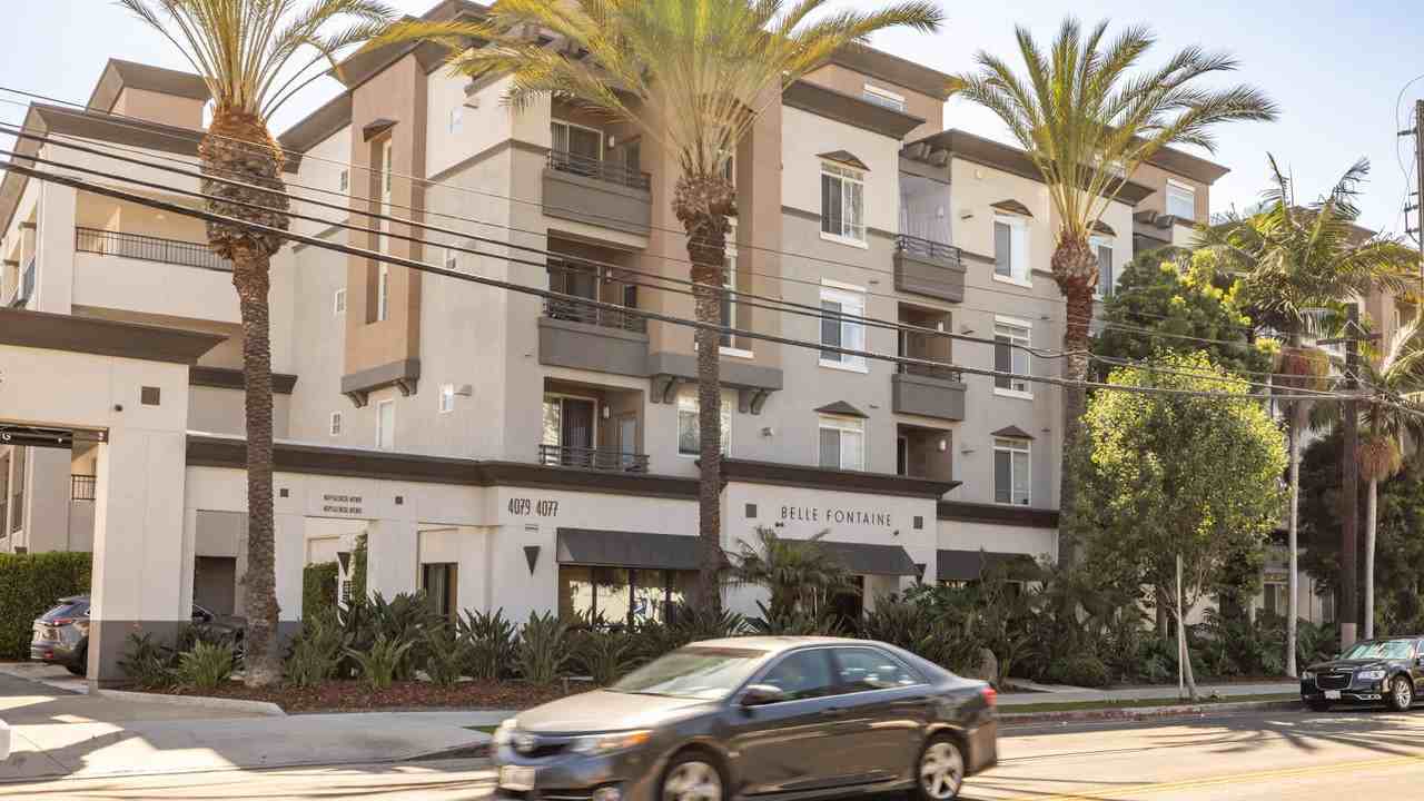 Belle Fontaine - Photo 2 of 56