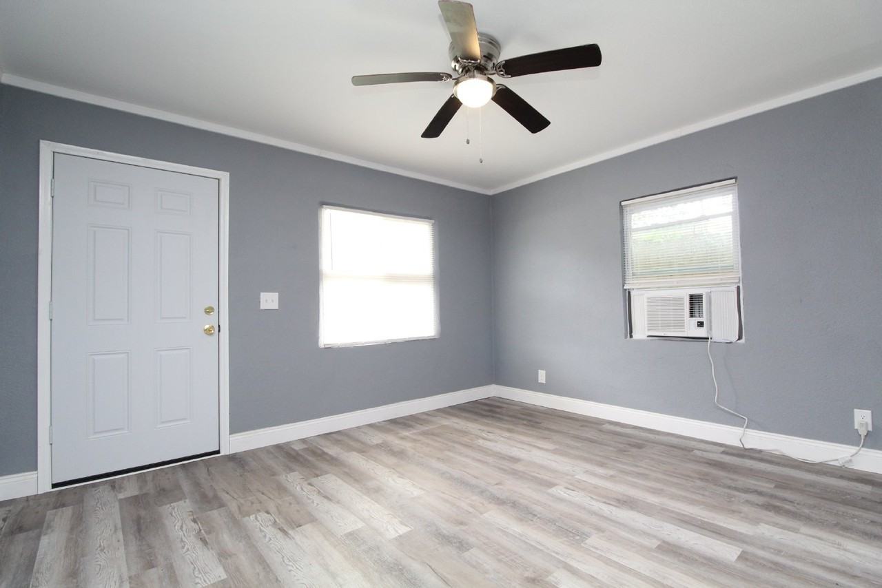 612 Mills Ave #A - Photo 2 of 13