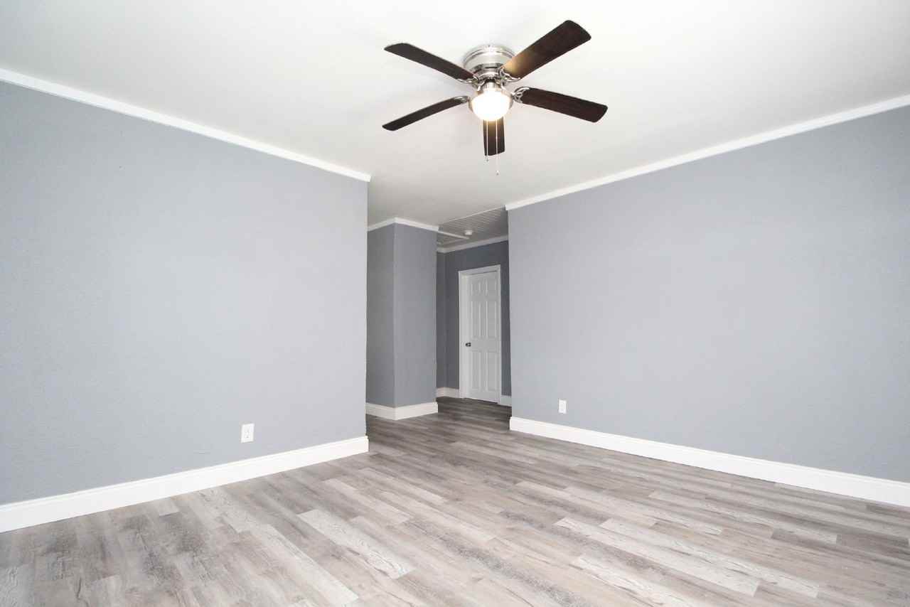 612 Mills Ave #A - Photo 3 of 13