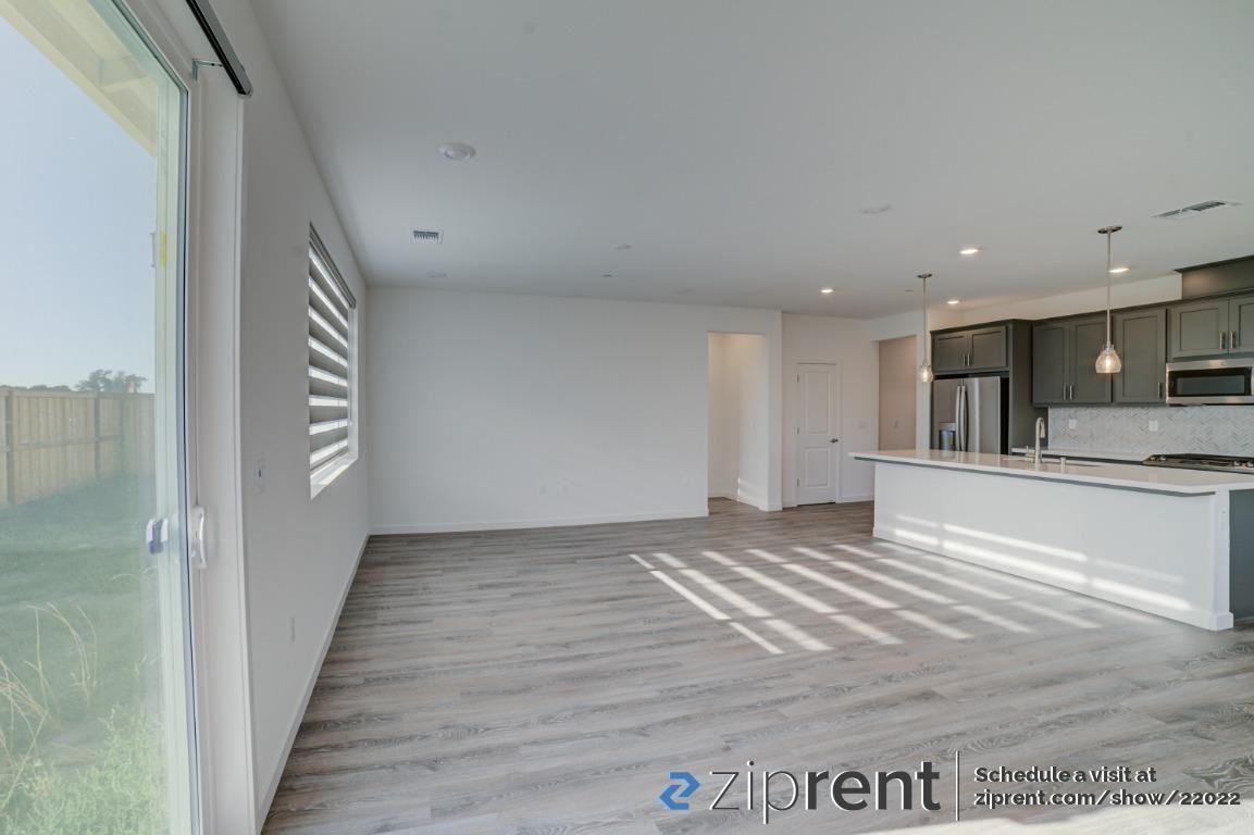 1077 Pipit St - Photo 3 of 21