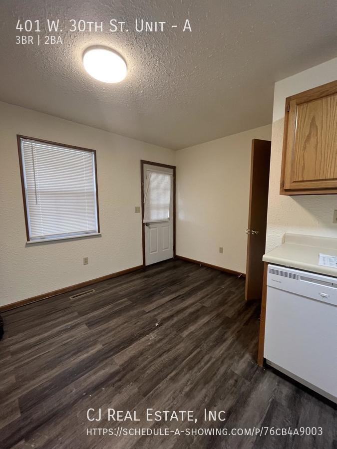 401 W 30th St #A - Photo 3 of 11