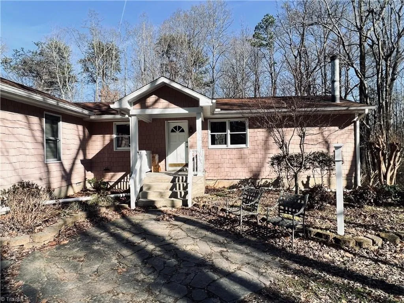 3401 Oak Ridge Rd - Photo 2 of 35