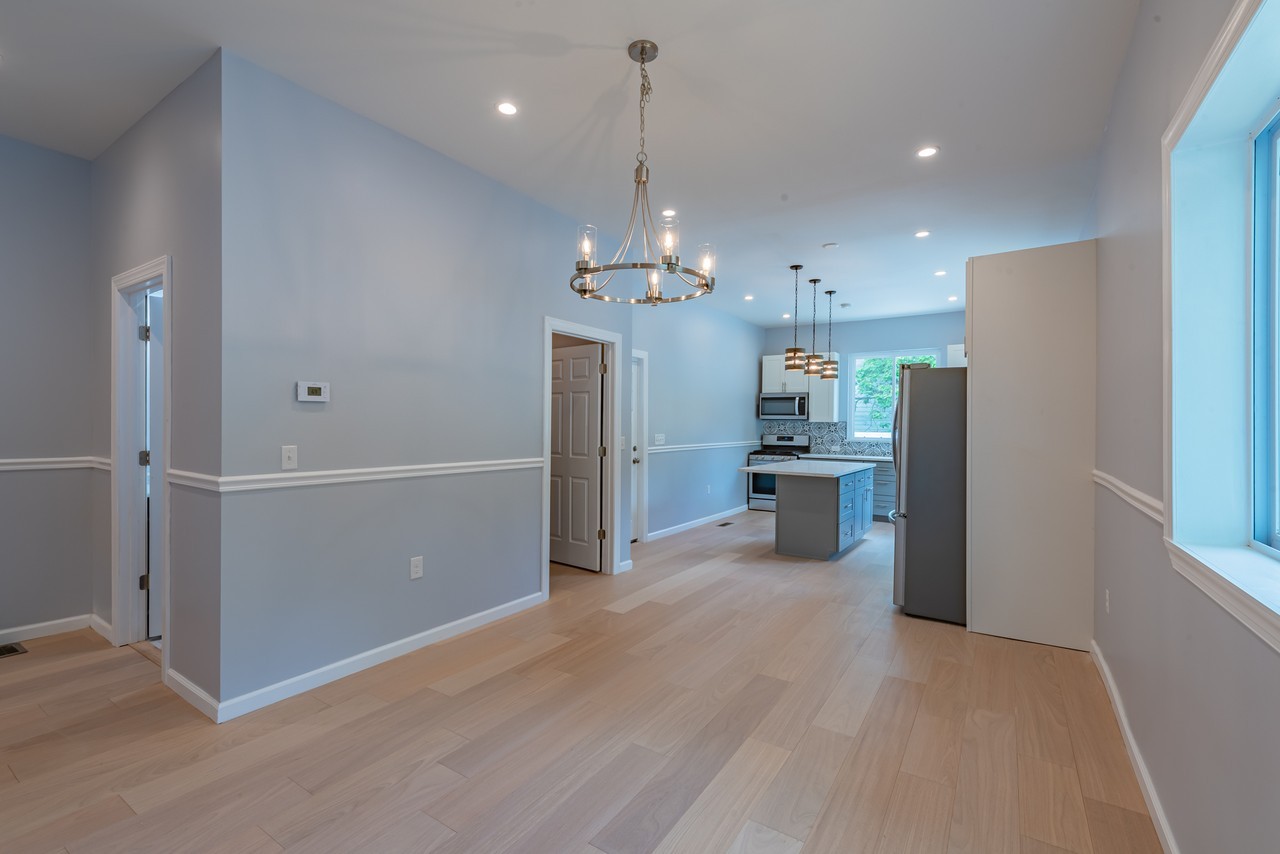 241 North Aiken Avenue - Photo 3 of 20