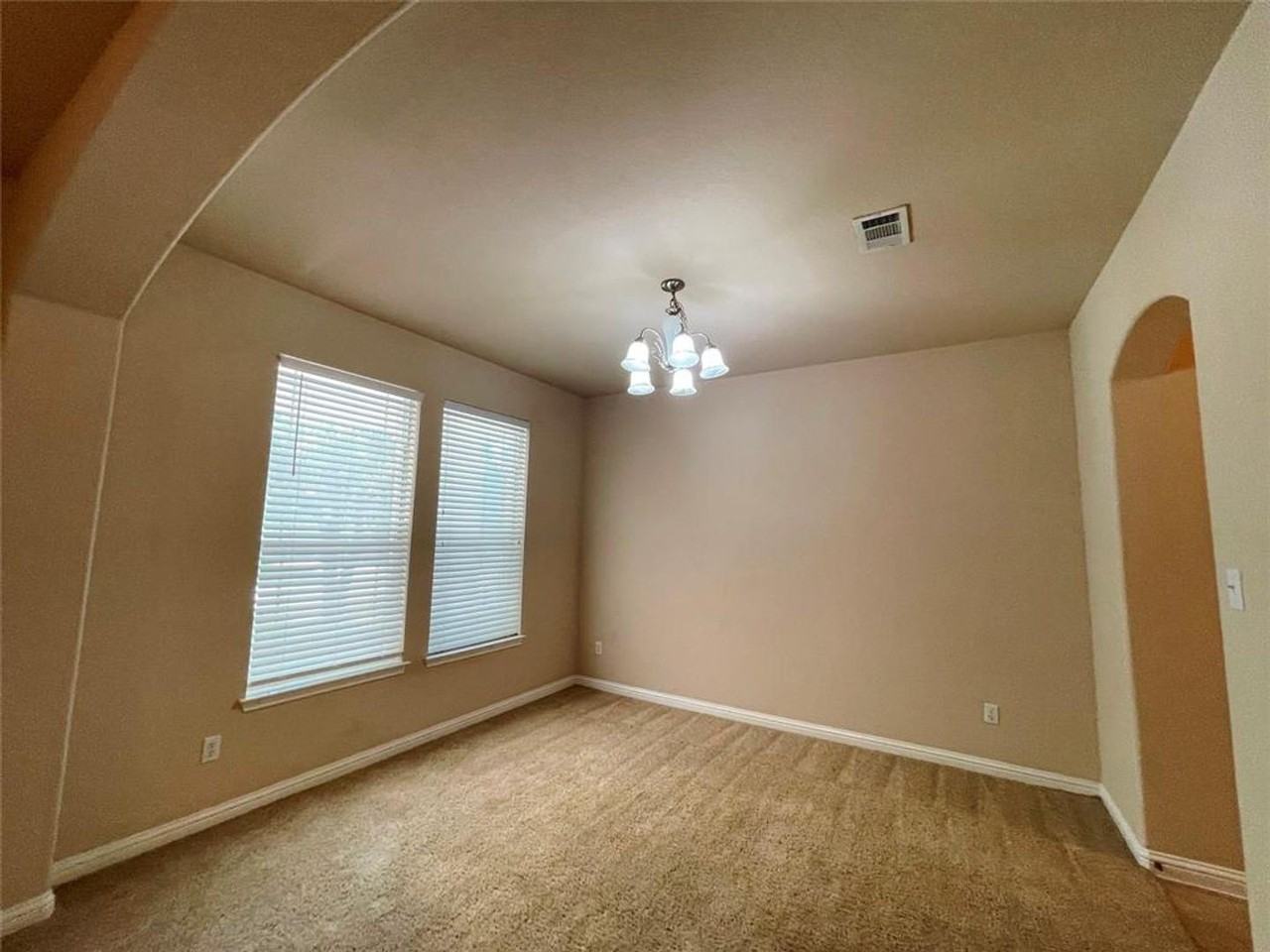 311 Arrowhead Trl - Photo 3 of 35