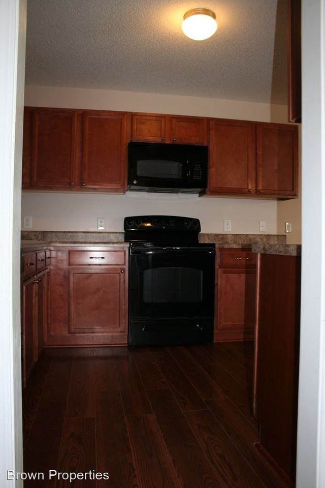 109 Pebble Grove Dr - Photo 3 of 13