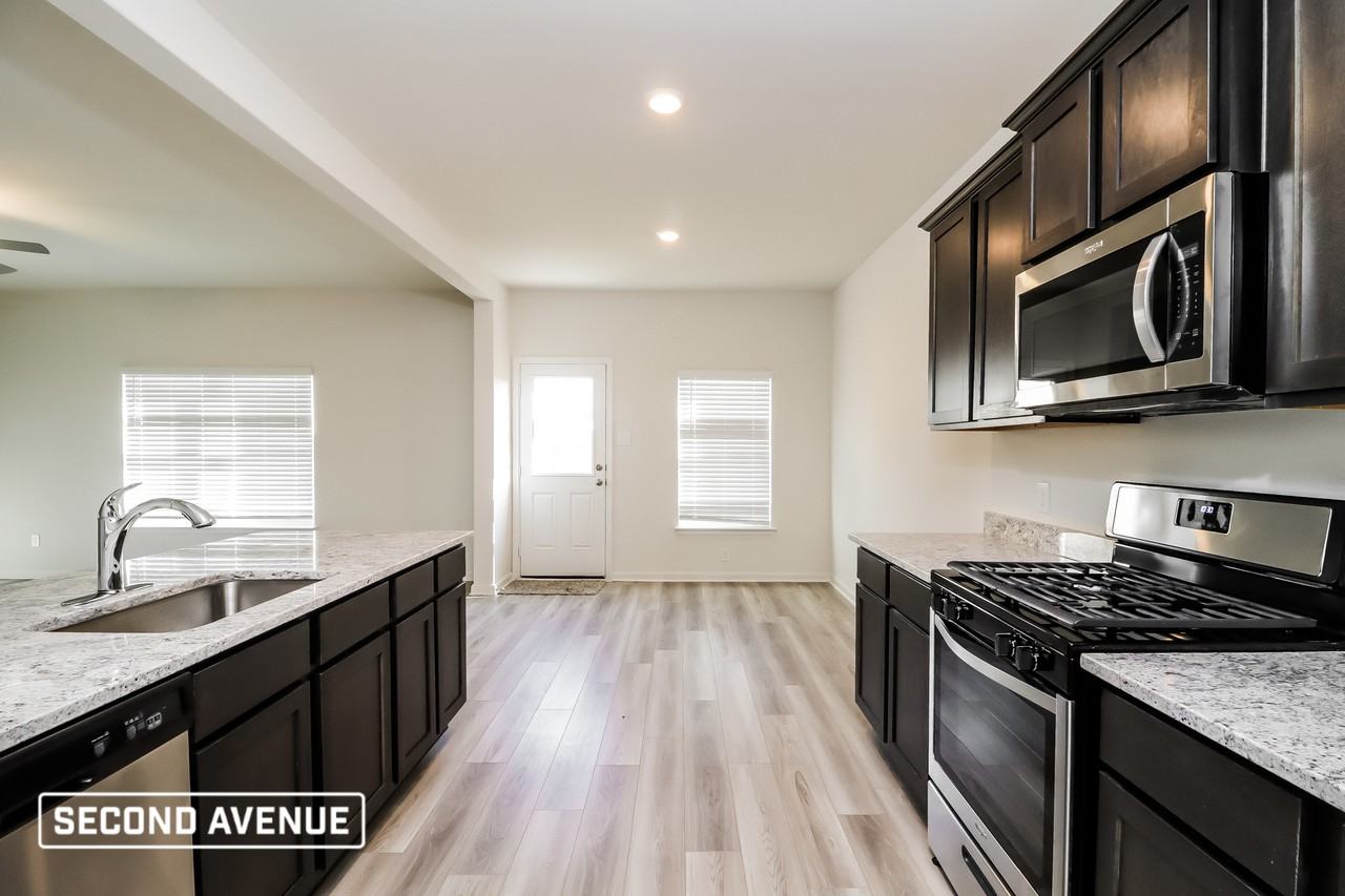 424 Condie Russell Ave - Photo 2 of 30