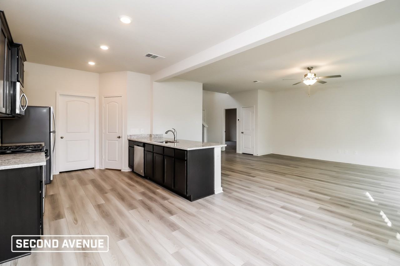 424 Condie Russell Ave - Photo 5 of 30