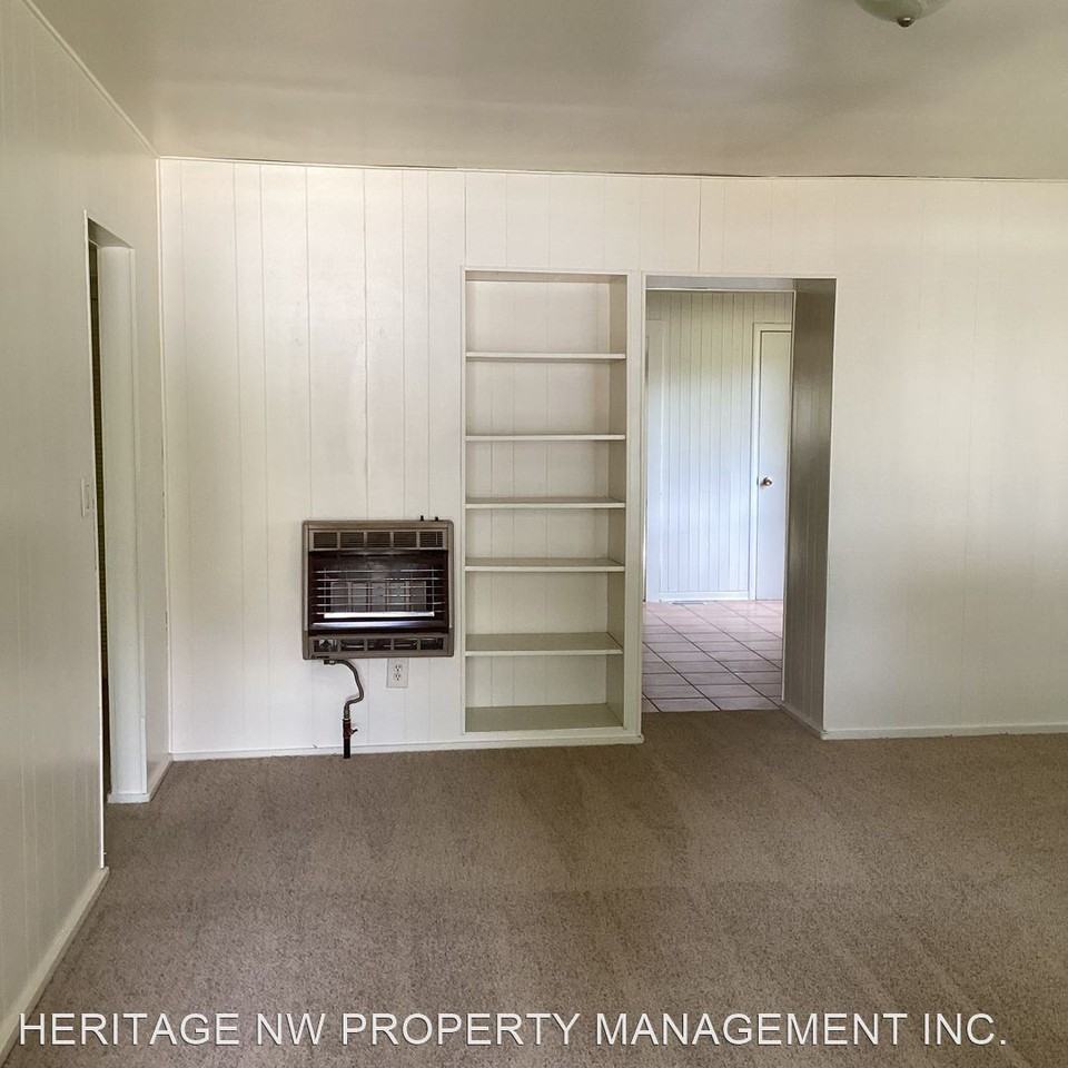 790 E Elmore St - Photo 3 of 17