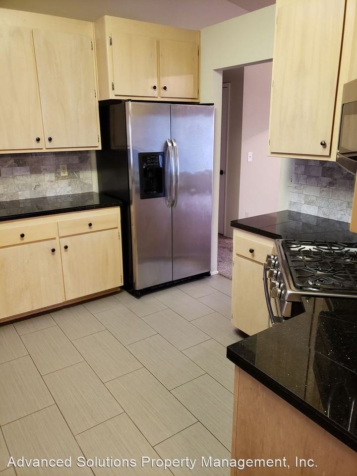 912 Partridge Dr - Photo 2 of 16