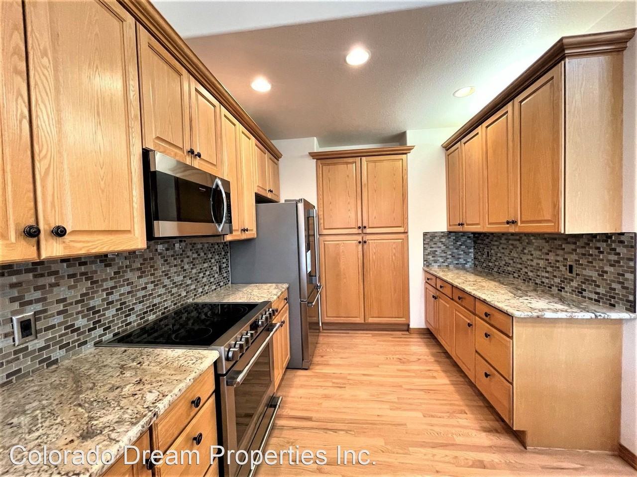 588 Stafford Cir - Photo 3 of 36