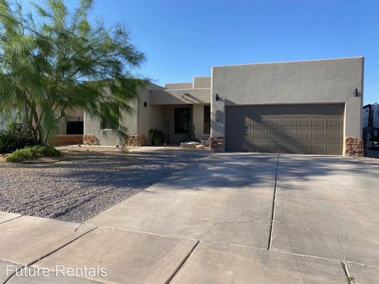 210 Ascot Parade - Photo 2 of 27