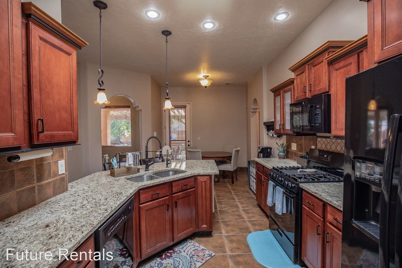 210 Ascot Parade - Photo 3 of 27