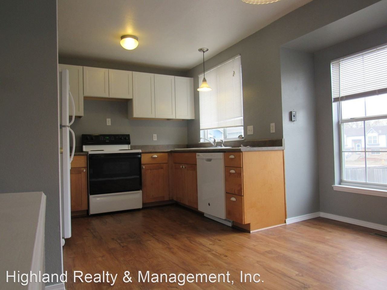 306 Mulberry Cir - Photo 3 of 19