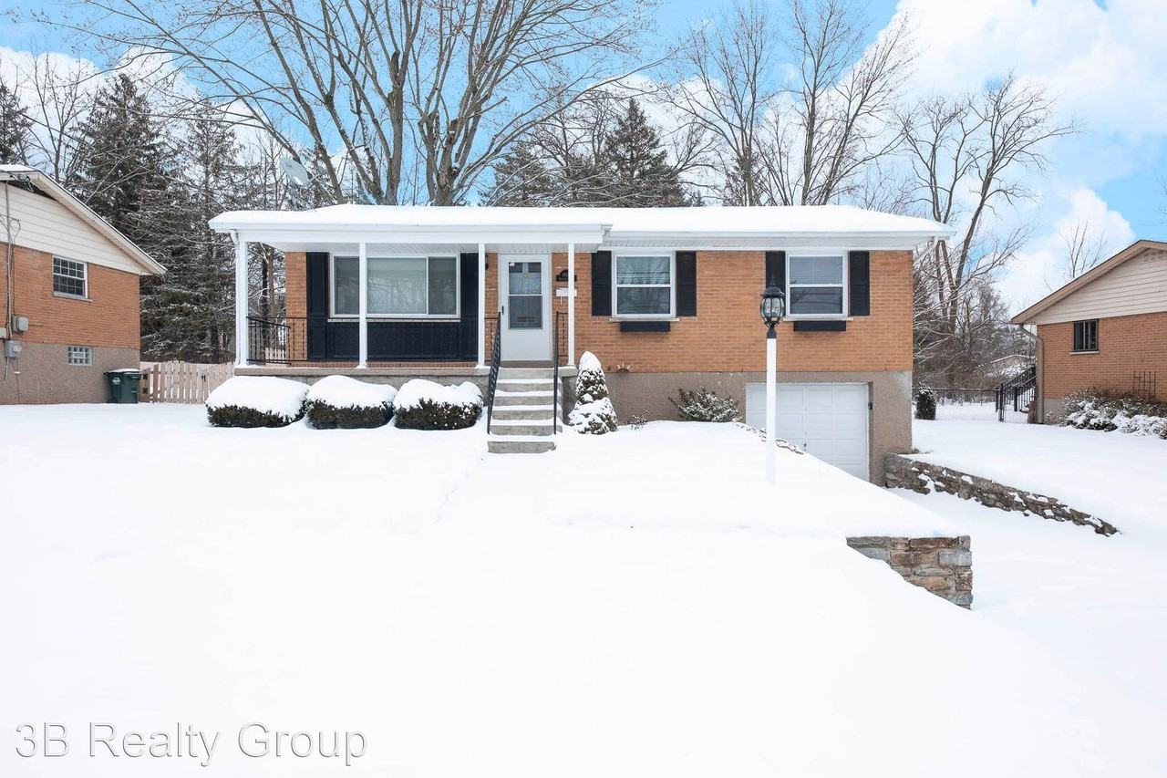 8866 Brittany Dr - Photo 2 of 37