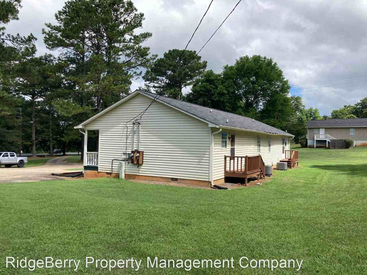 94/96 Rayburn Dr - Photo 3 of 13