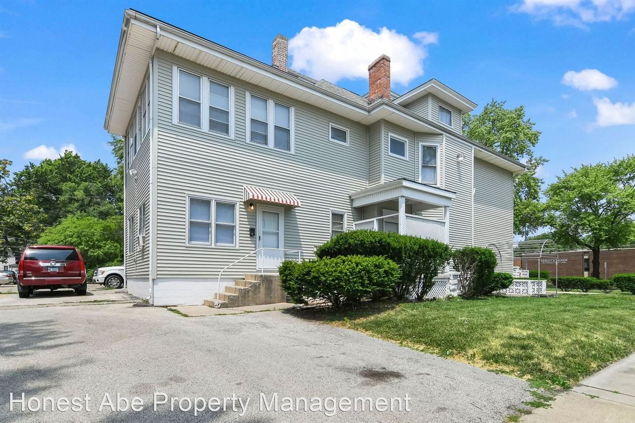 1301 Whittier Ave - Photo 3 of 4