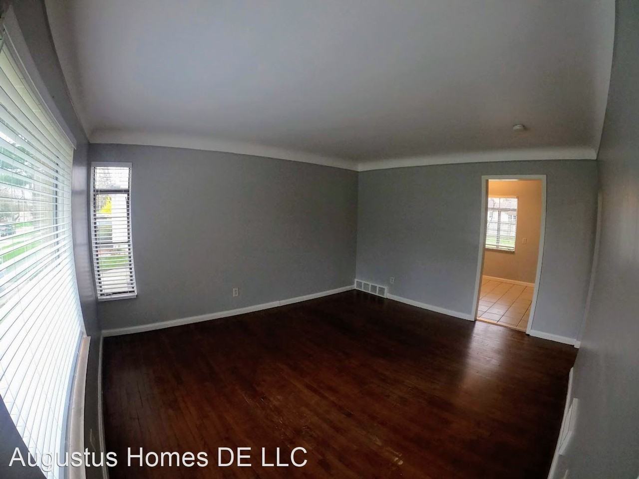 23085 Floral St - Photo 3 of 15