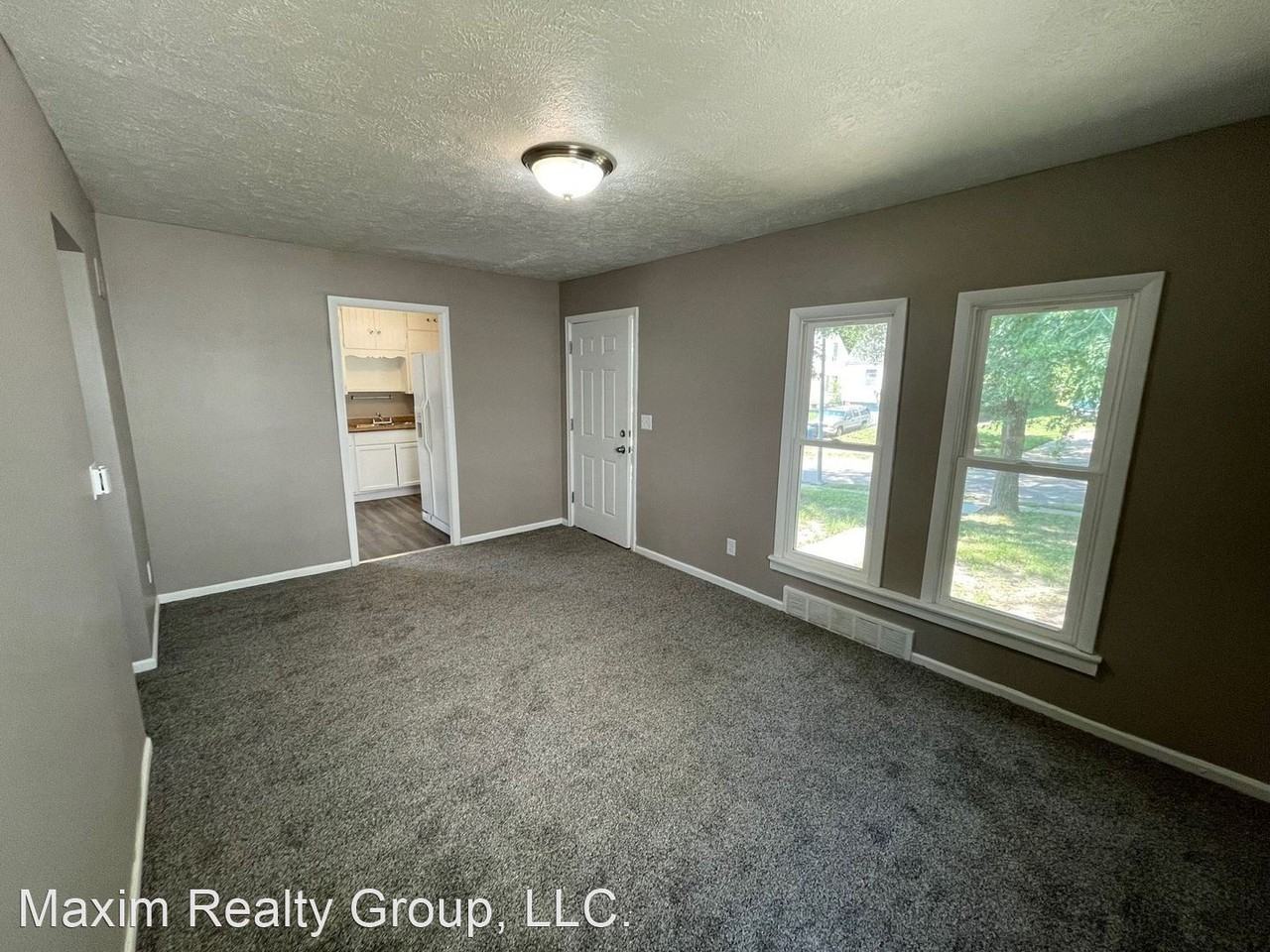 3529 N 41st St - Photo 2 of 10