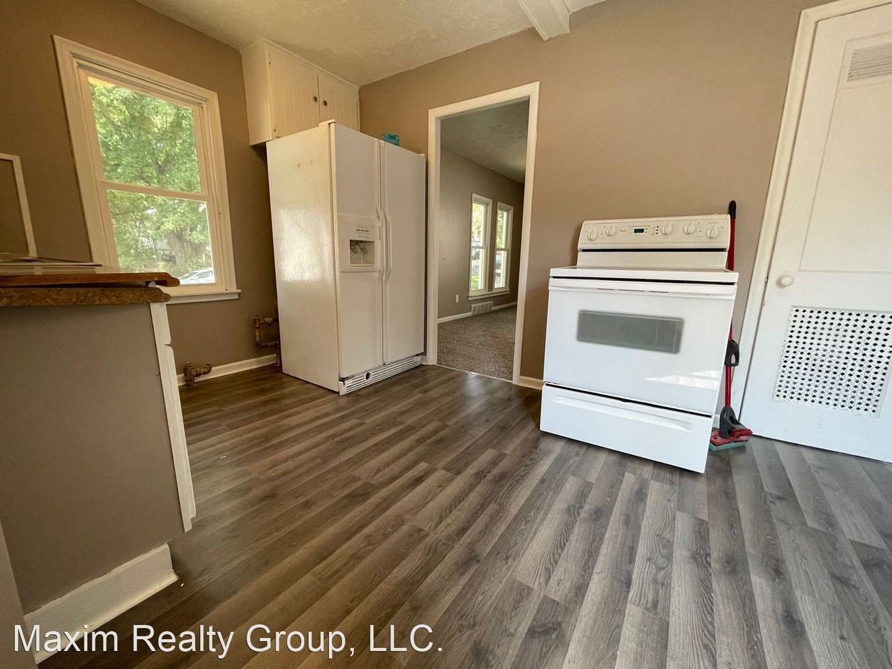 3529 N 41st St - Photo 3 of 10