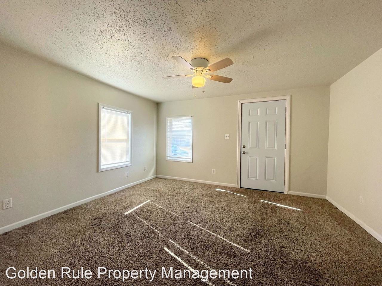 1404 Huxman St - Photo 3 of 13