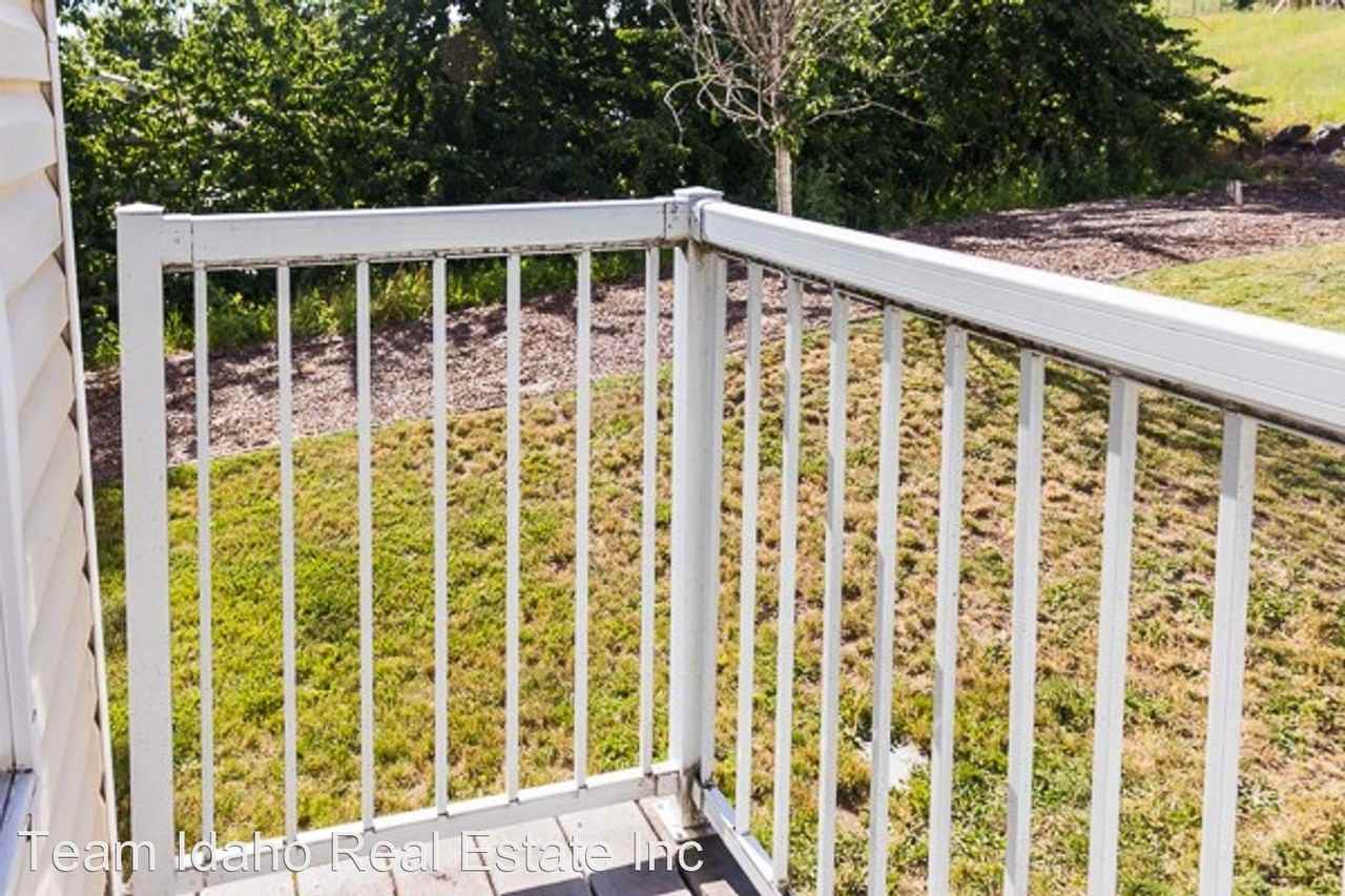 851/853 North Garfield - Photo 3 of 36