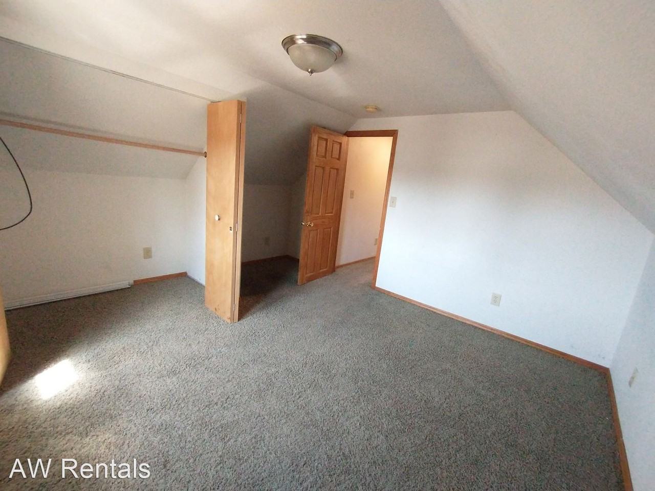 310 S 8th St - Photo 2 of 8