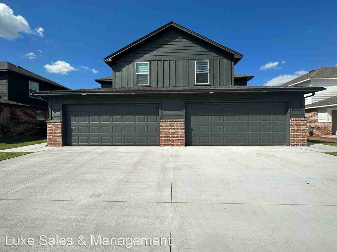 10813 Nw 119th Pl - Photo 2 of 38