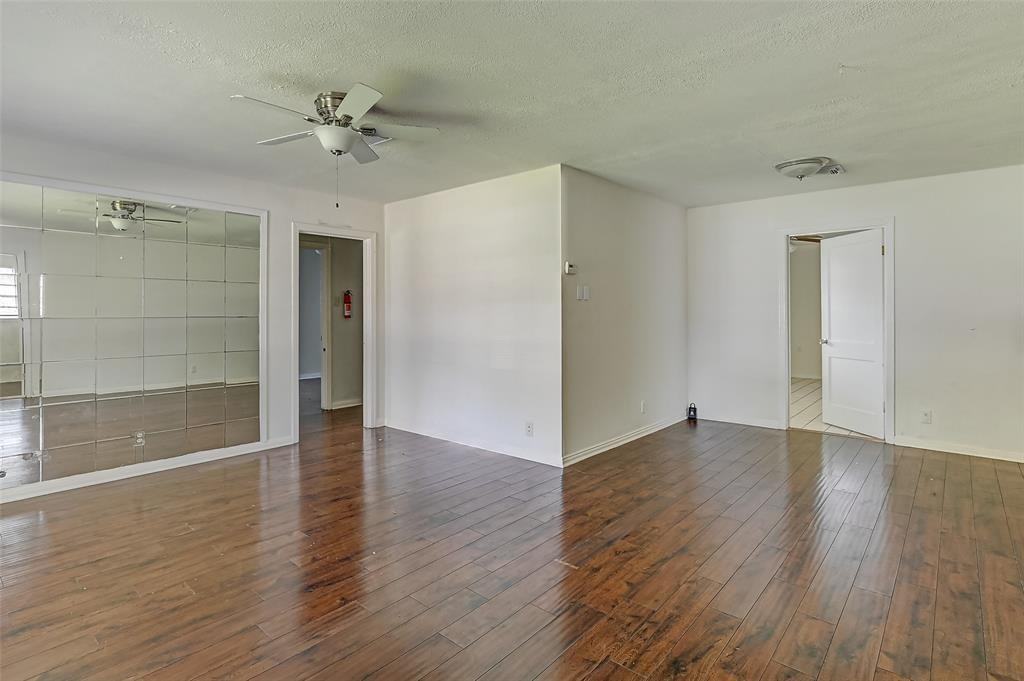 3530 Burgundy Ln - Photo 3 of 20