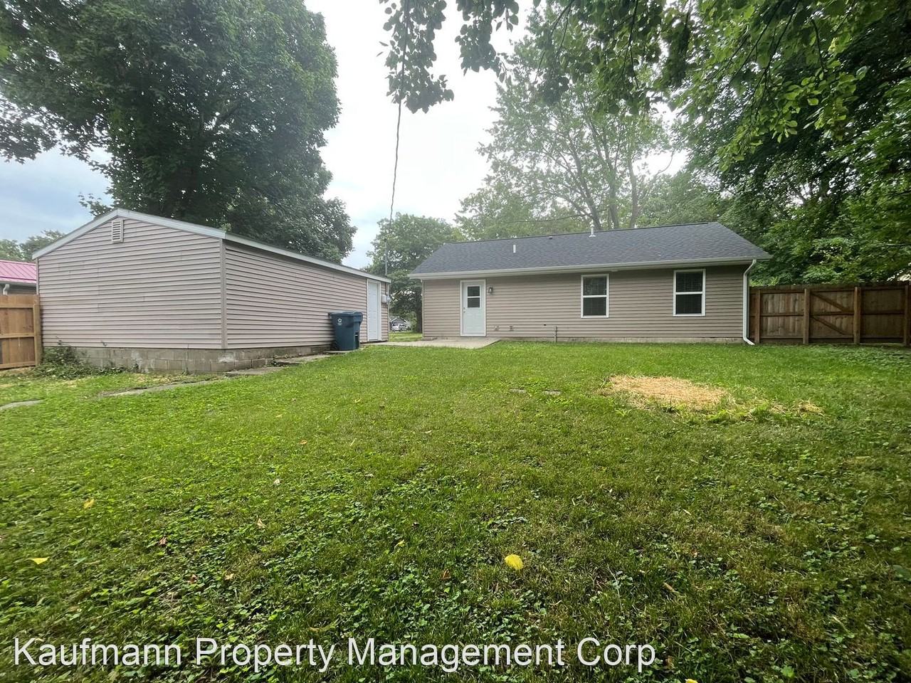 828 Courtney Dr - Photo 2 of 13