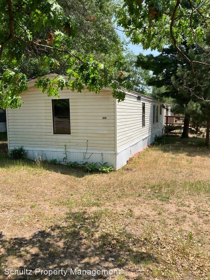 422 Park Dr - Photo 3 of 17