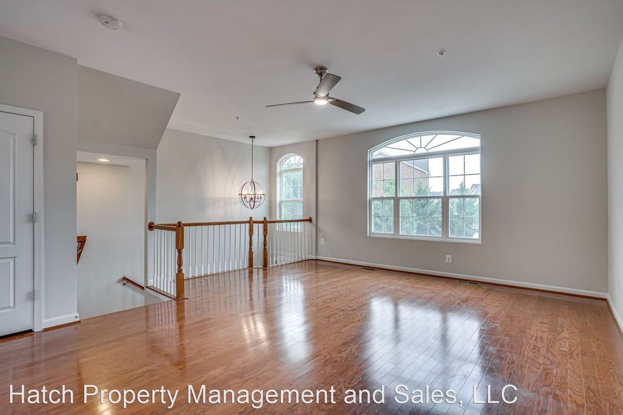 2895 Sedgemore Pl - Photo 3 of 38