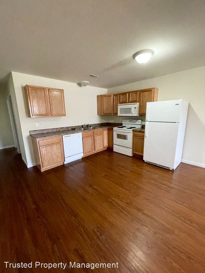 56 Liberty Ln - Photo 3 of 9