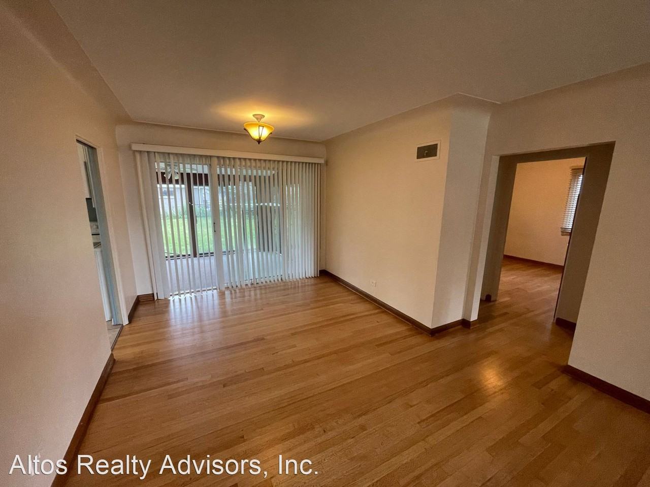 1060 S Garfield St - Photo 3 of 17