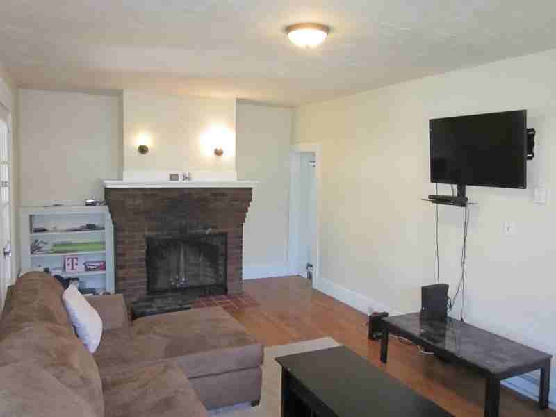 350 Washington St #1 - Photo 2 of 11