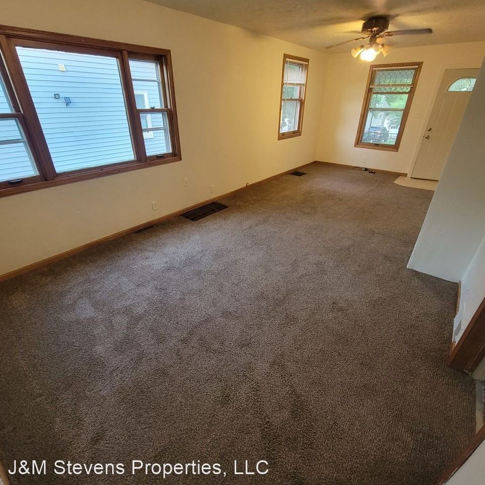 1210 S Helen St - Photo 3 of 7