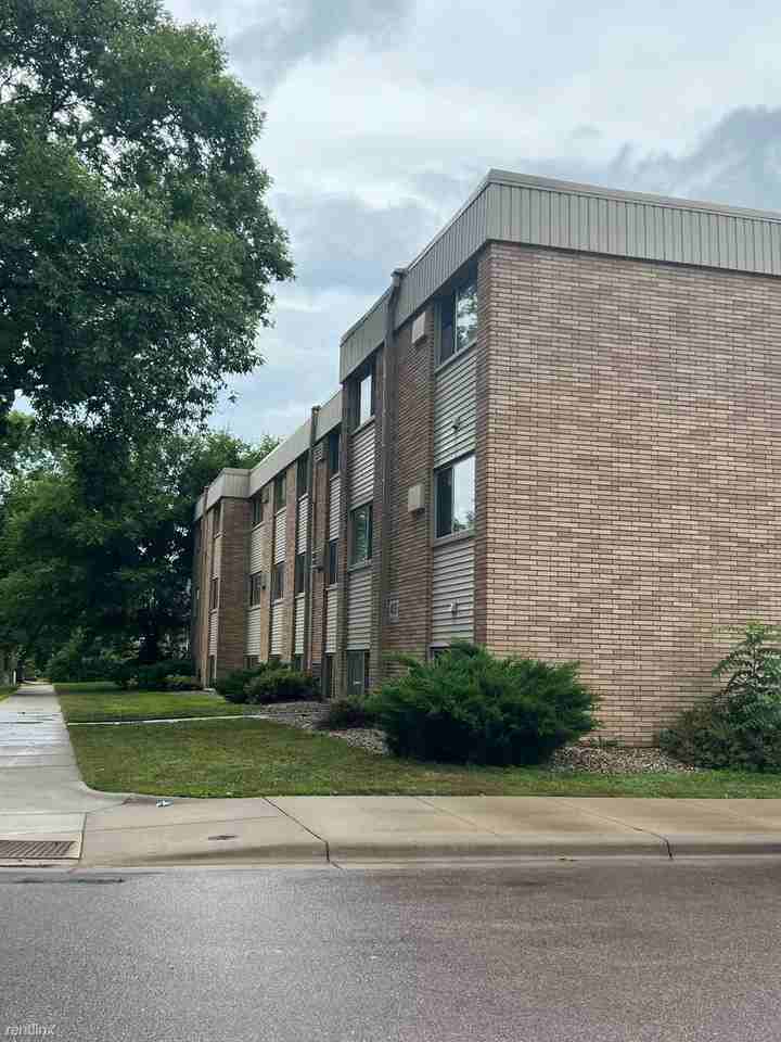 State Street Apartments - Photo 3 of 14