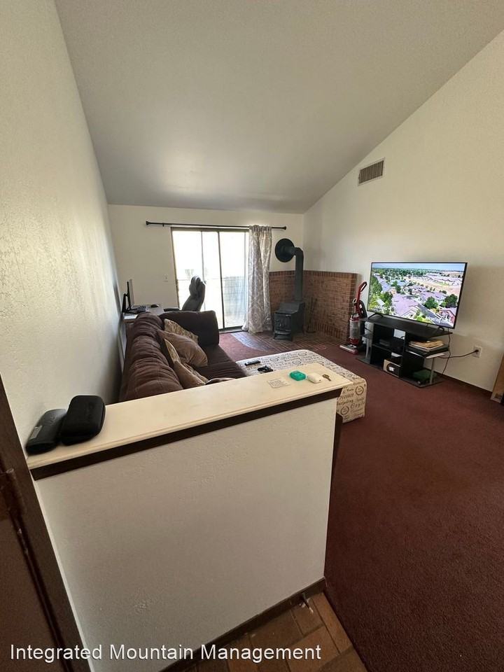 93 Meadow Wood Dr #3 - Photo 3 of 13