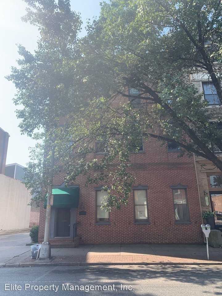 252 W Market St #2 - Photo 3 of 43
