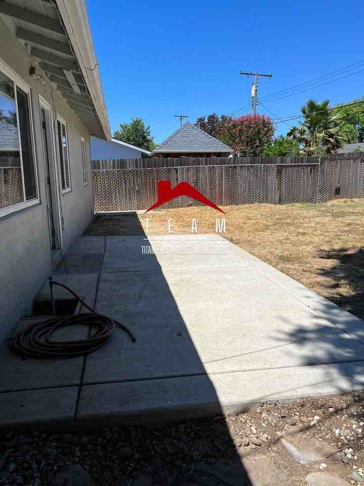 5225 Cherokee Way - Photo 2 of 15