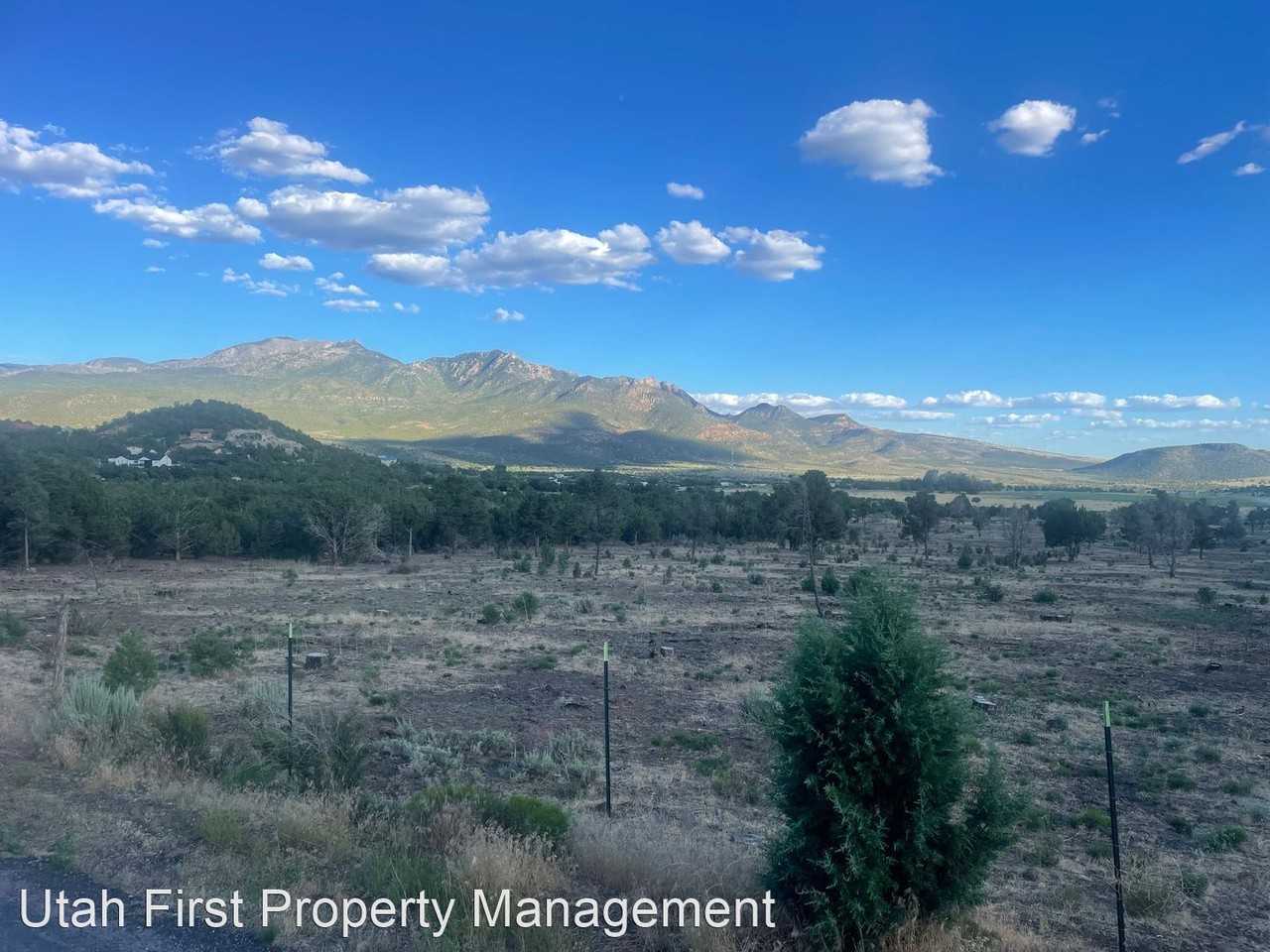 242 Dodge City Trl - Photo 2 of 17