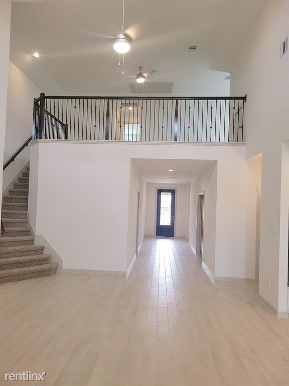 28434 Eli Eagle St - Photo 2 of 9