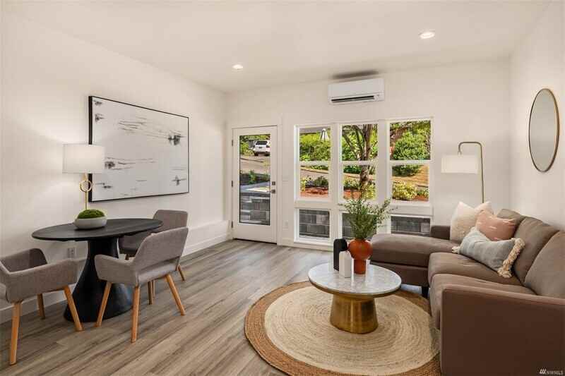 5547 S Morgan St - Photo 2 of 20