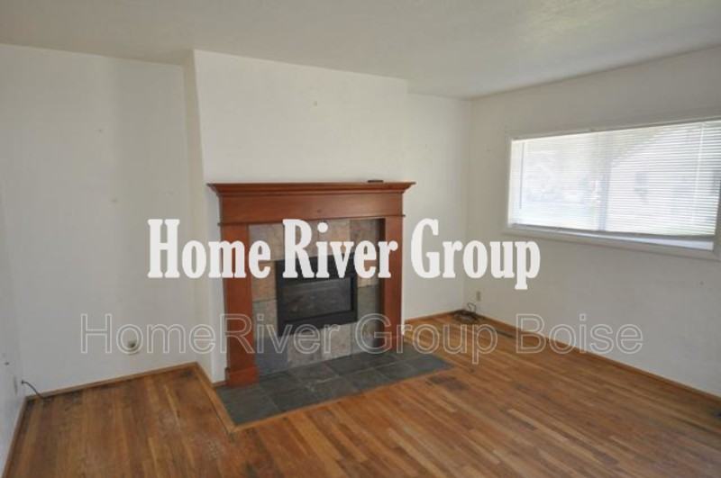 206 E Morrison St - Photo 7 of 16