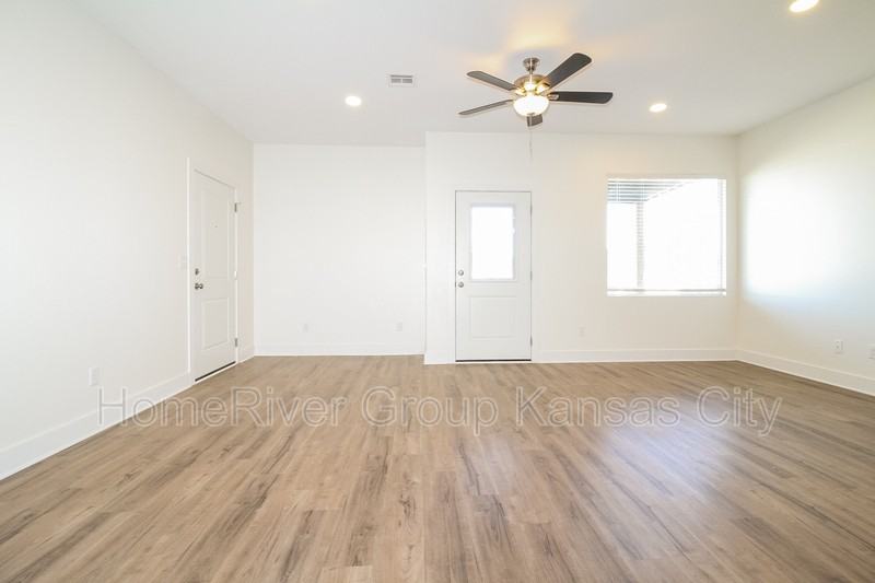 5791 E Bristol St - Photo 2 of 18