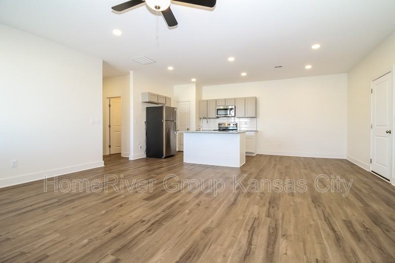 5791 E Bristol St - Photo 3 of 18